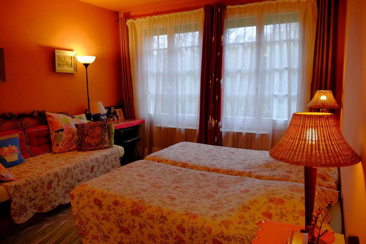 Le Cottage - Chambres D'Hotes Paris Saclay Бюр-Сюр-Ивет Экстерьер фото